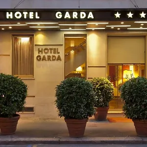 מלון Garda ***