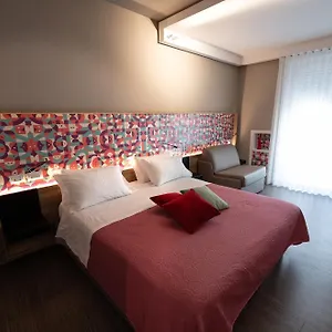לינה וארוחת בוקר Bed In Centro ***